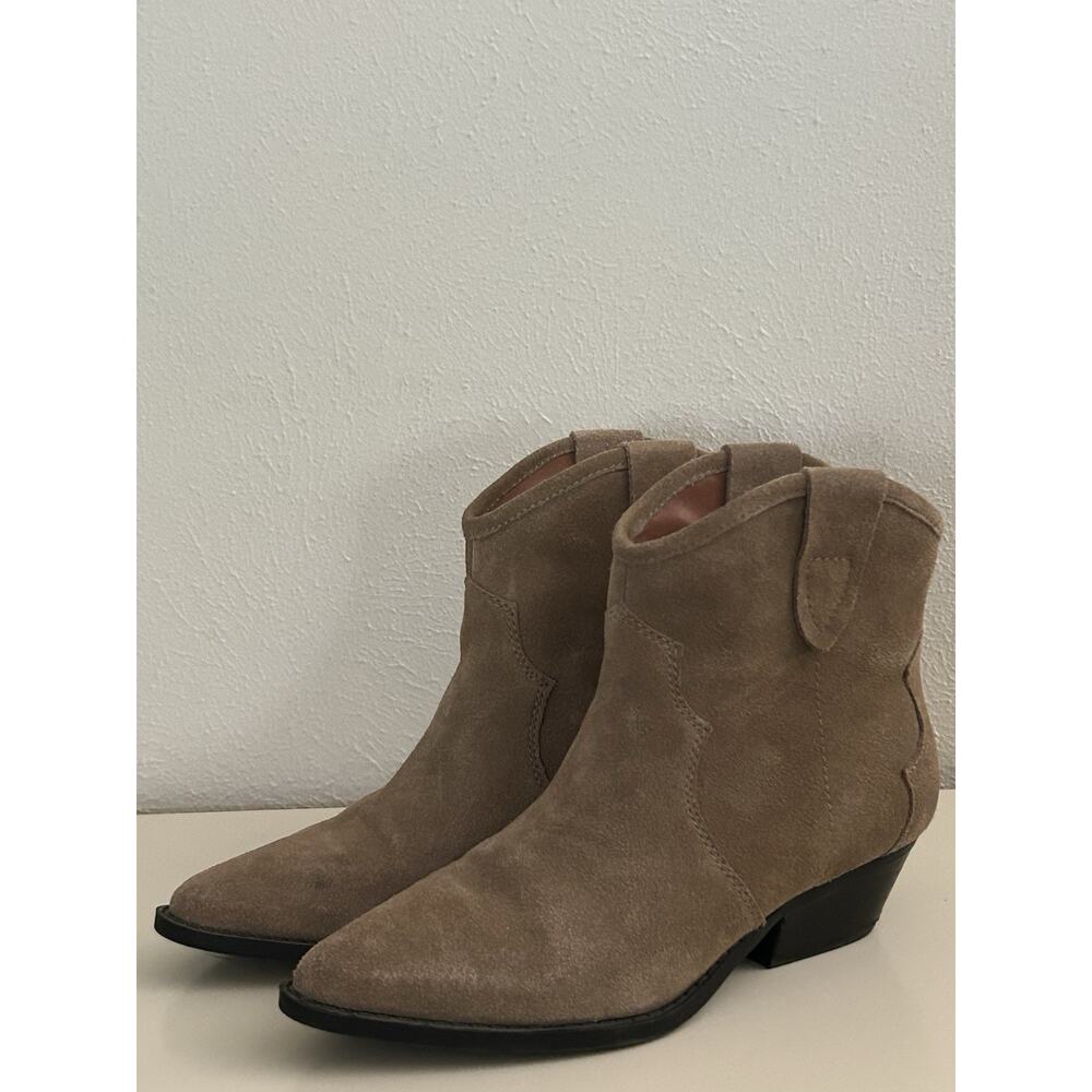 Chelsea & Violet Goldy Beige Suede Ankle Western Boot Pull Tab Pointed Toe US 6M